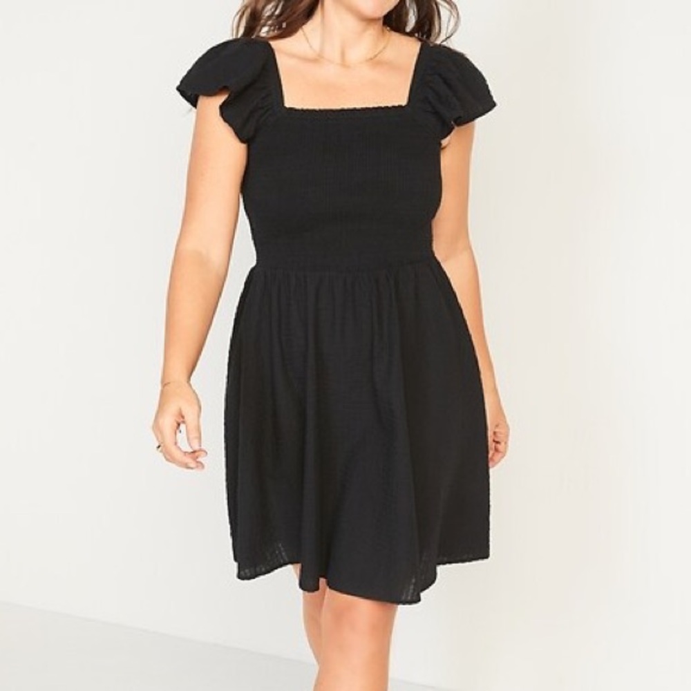 Old Navy SzL fit and flare flutter sleeve smocked seersucker mini dress Black
